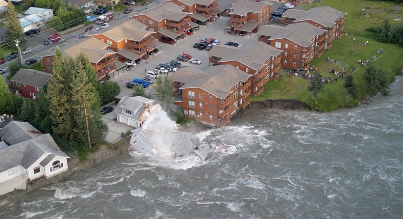 A shocking video shows a house crumbling into an Alaskan river and ...