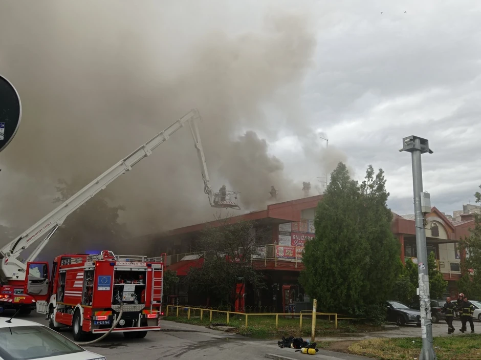 Ogroman požar na Novom Beogradu