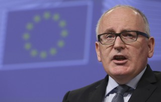 Timmermans: Procedura ochrony praworządności nie jest poza traktatami