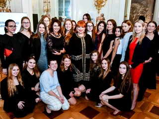 Ambasador USA w Polsce, Georgette Mosbacher, Ela Raczkowska, CEO, Vital Voices Poland I 21 finalistek 2 edycji Konkursu “Jestem Liderką”