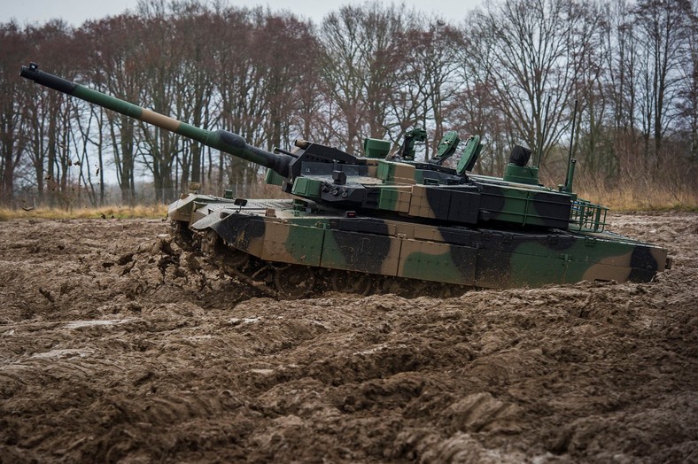 Czołgi K2 trafiają na wyposażenie jednostek z 16. Dywizji Zmechanizowanej.