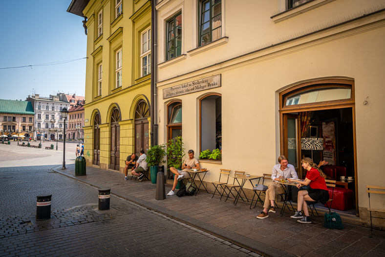 Pierwszy Lokal na Stolarskiej po lewej stronie, idąc od Małego Rynku