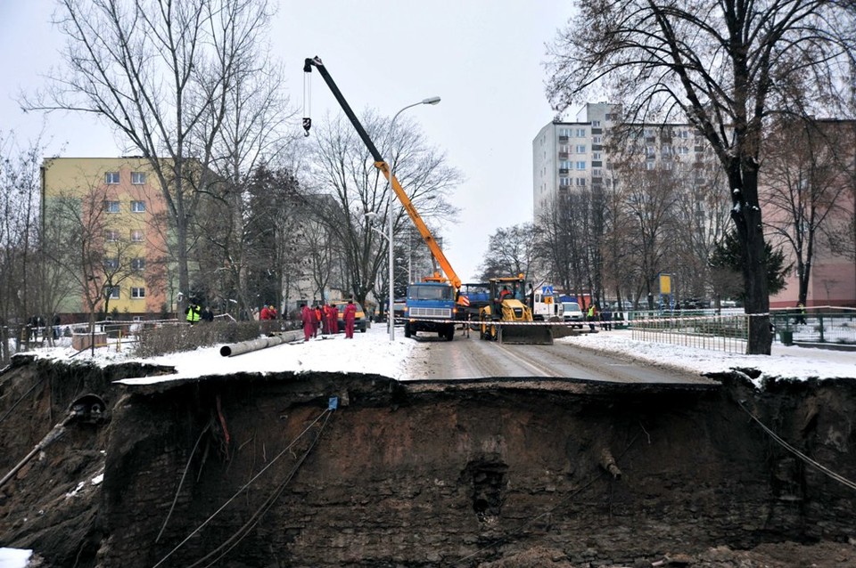 Potężna wyrwa w Ostrowcu Świętokrzyskim