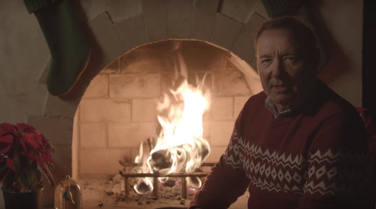 Kevin Spacey karácsonyi videóval borzolja fel az emberek nyugalmát / Fotó: YouTube