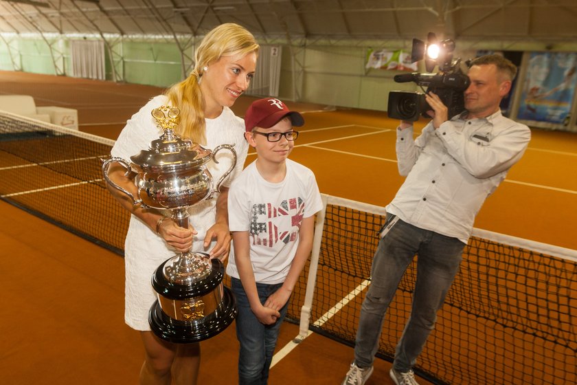 Niemiecka zwyciężczyni Australian Open w końcu pokazała trofeum w Puszczykowie