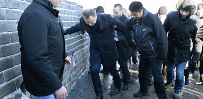 Prezydent słania się na nogach w Chinach. Co się stało? FILM