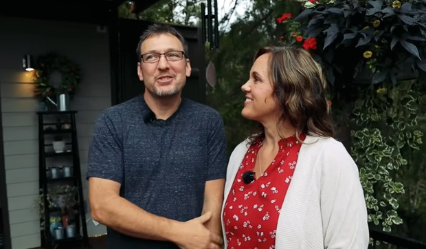 Par sam napravio kuću