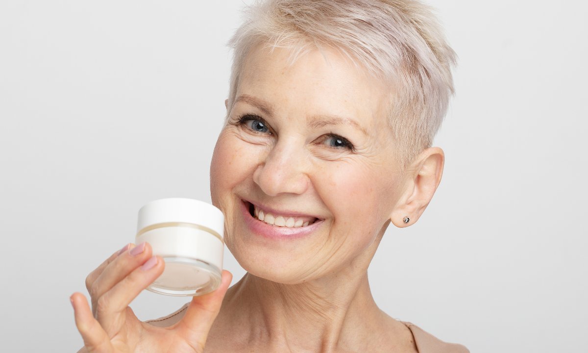 Rewolucja na zmarszczki! Ten krem działa jak żelazko - prostuje lwią zmarszczkę i kurze łapki