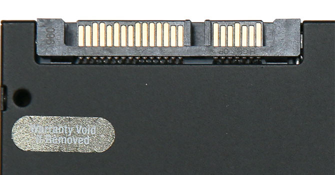 Aktualny standard: póki co większość SSD łączy się z pecetem lub notebookiem przez złącze SATA.