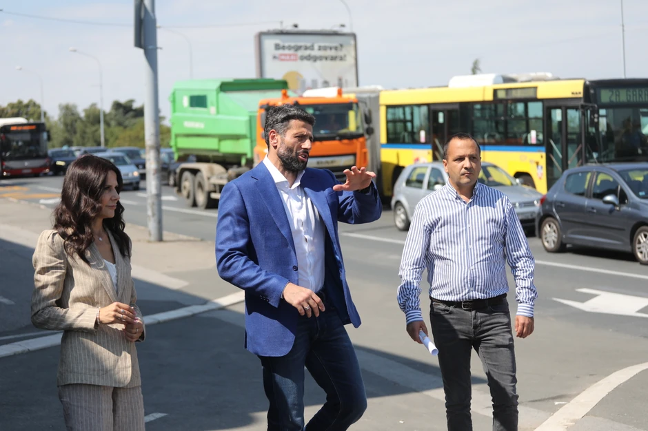Aleksandar Šapić obišao rekonstruisanu Višnjičku ulicu na Paliluli