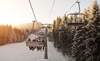 Rząd ponownie zamknie wyciągi? Jest ryzyko powrotu do szerszych obostrzeń