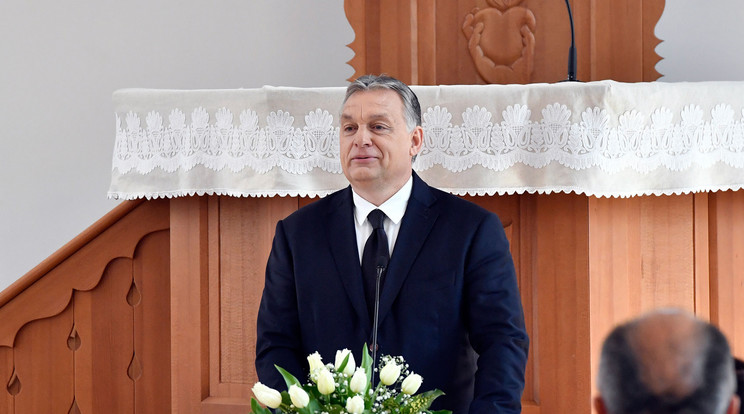 Orbán Viktor a templomban / MTI/Máthé Zoltán