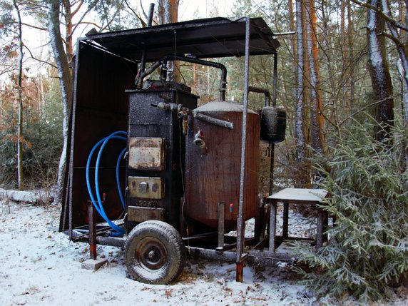 Mobilne bimbrownie w skansenie [fot. PMKL]