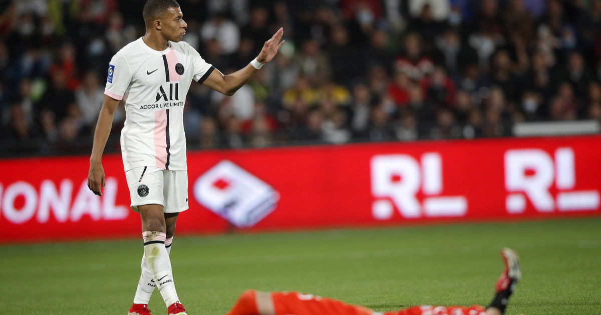 Metz-PSG.  La confusion après le but Mbappe clashé avec Oukidja Ligue 1 [WIDEO]