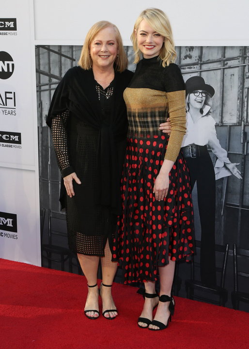 Zagraniczne gwiazdy z mamami na czerwonym dywanie: Emma Stone i Krista Stone