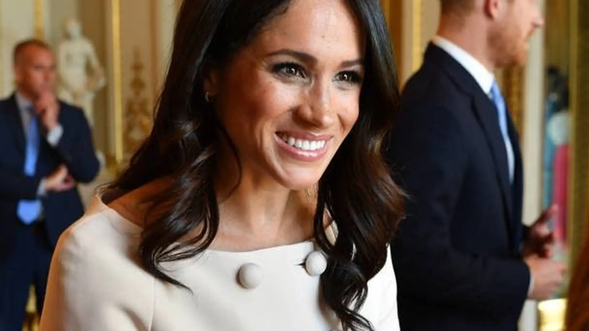 Dlaczego Meghan Markle nosi za duże szpilki i dlaczego warto brać z niej przykład?