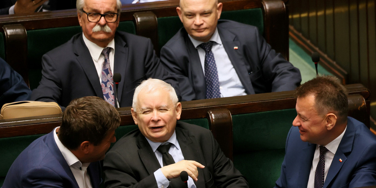 Parlamentarzyści będą mogli liczyć na podwyżkę uposażenia. Tak przynajmniej wynika ze słów szefowej Kancelarii Sejmu. 