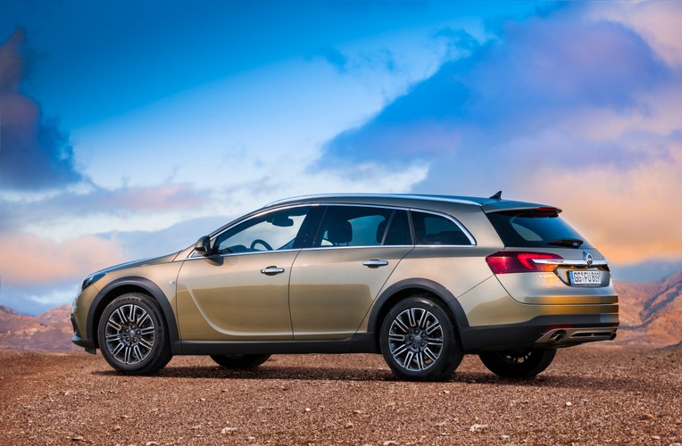 Opel insignia country tourer