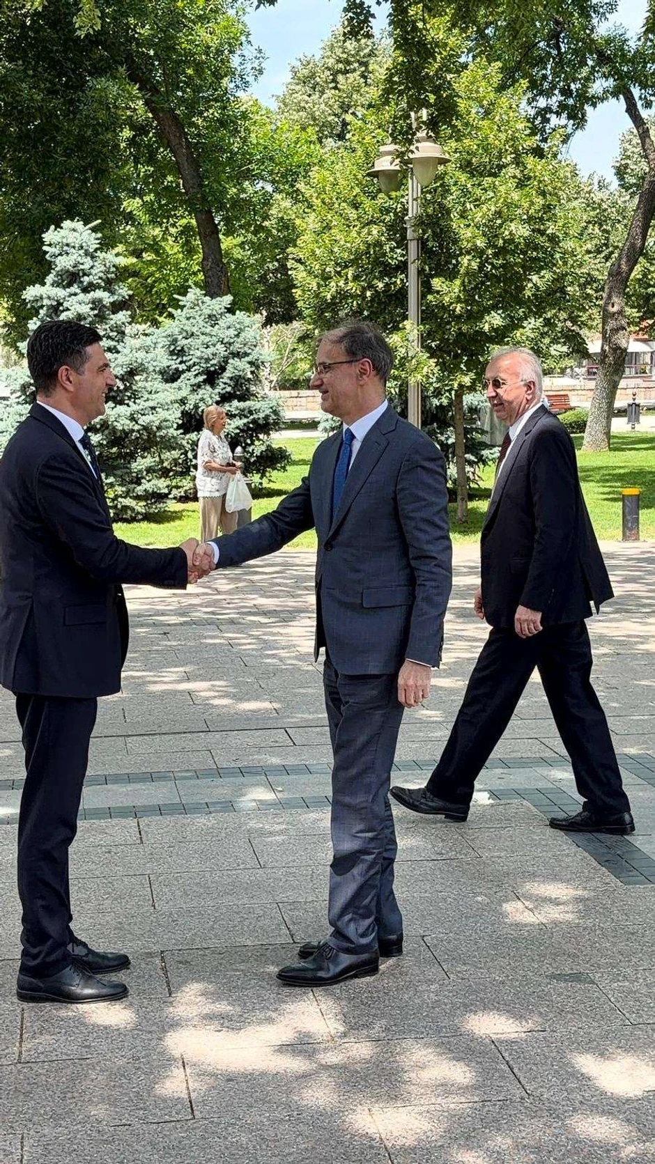 premijer Macut na otvaranju Kancelarije za komunikaciju gradjana sa Vladom u Nišu