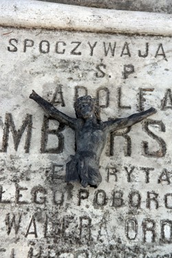 Jeden z najstarszych cmentarzy w Polsce. Mały i nieco zapomniany. Jest tu ponad pół tysiąca zabytkowych nagrobków