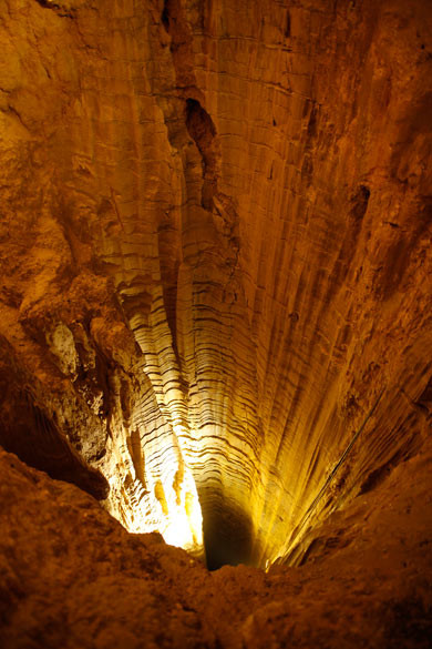 Waitomo Glowworm Caves - jaskinie świecących robaczków