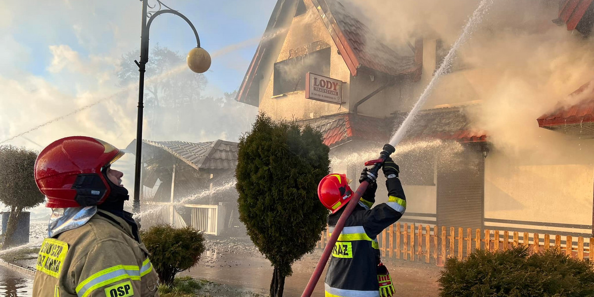 Podczas gaszenia pożaru domu strażacy znaleźli zwłoki kobiety [PULS POLSKI]
