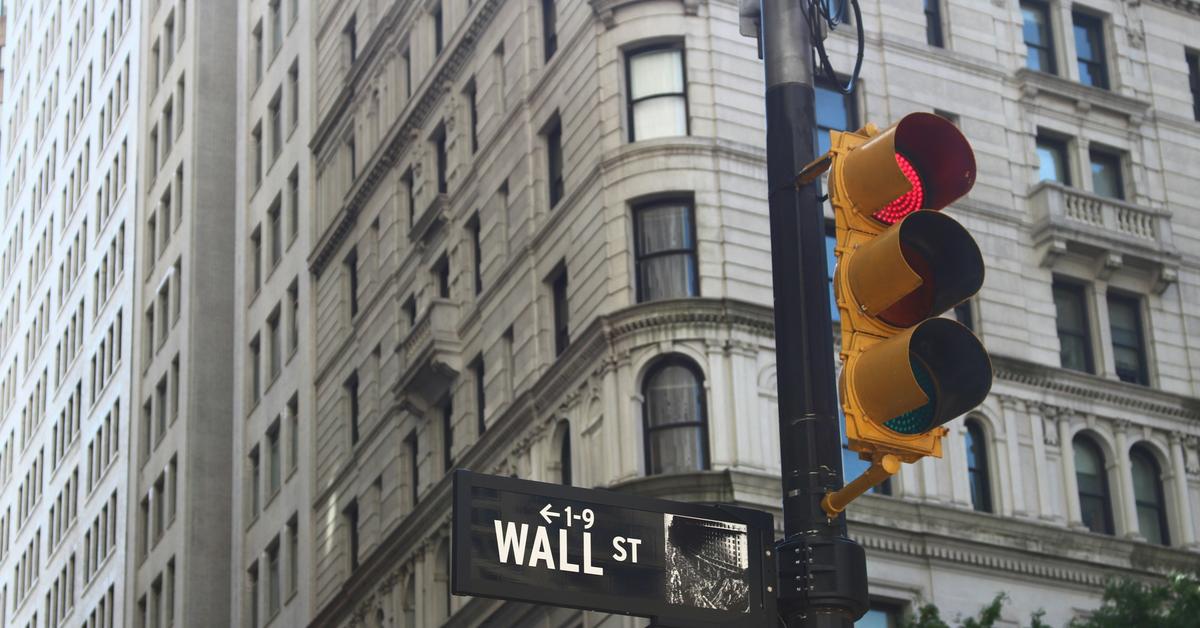  Wall Street: Nieduże zmiany indeksów. Rynki akcji zakończyły udany tydzień