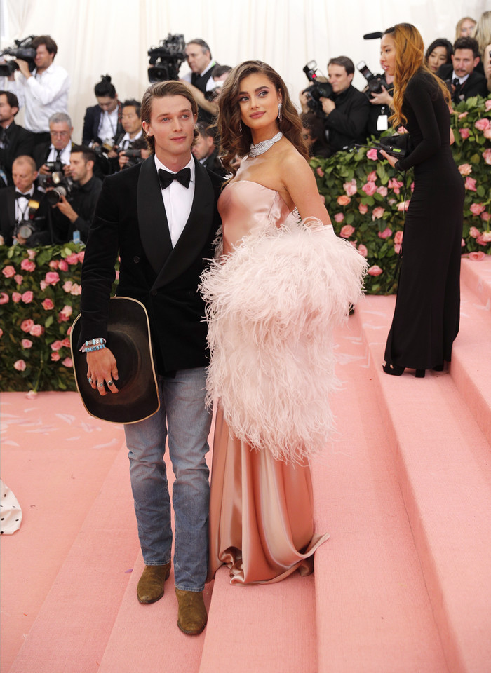 MET Gala 2019: gwiazdy na czerwonym dywanie