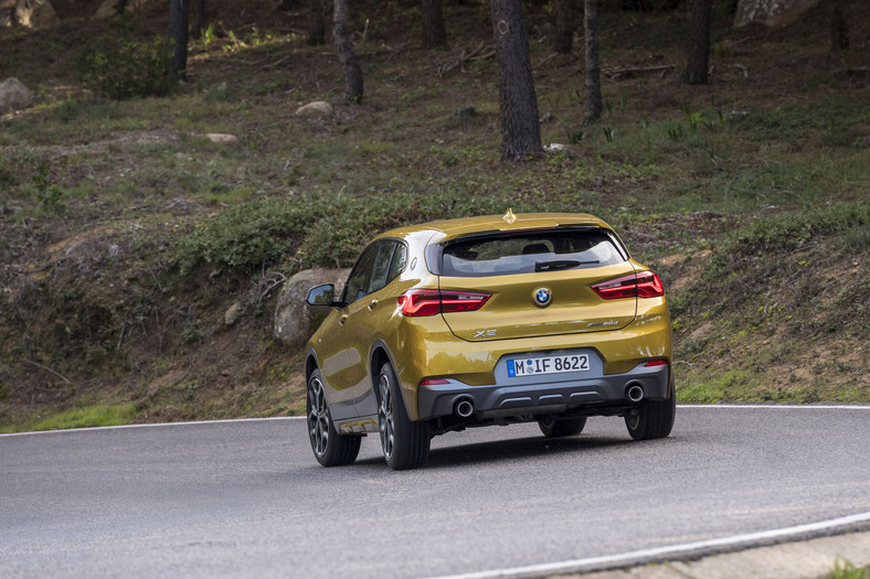 BMW X2 - SUV z genami coupe