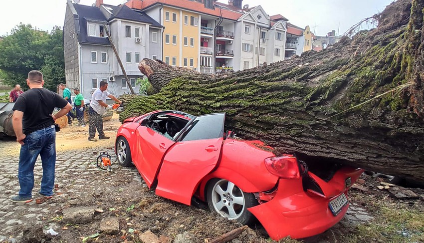 Upropašćen automobil u Pančevu