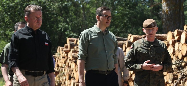 Wypadek radiowozu z kolumny rządowej. Premier Morawiecki odwiedził policjantów w szpitalu
