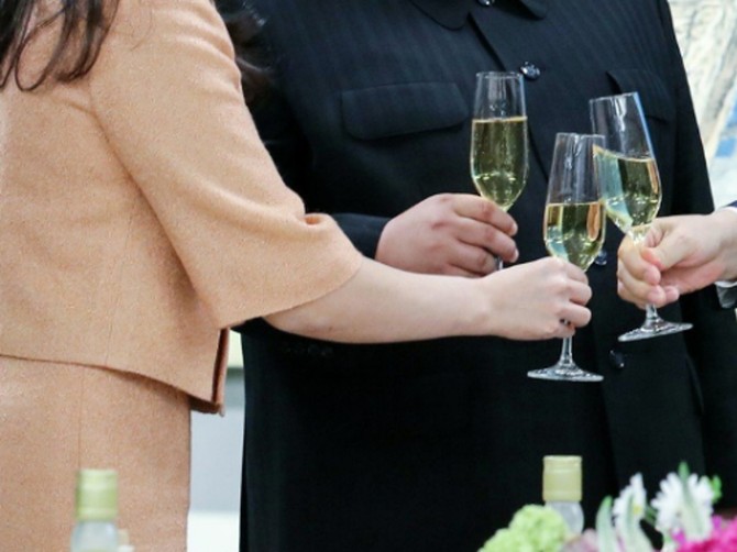 Prvi put da je lider Severne Koreje poveo suprugu na jedan samit