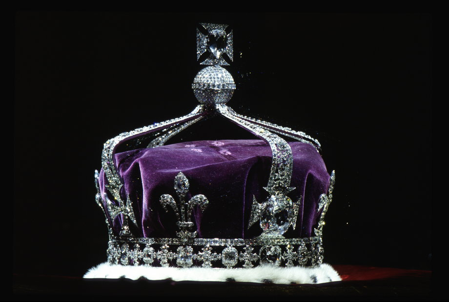 Korona Królowej Elżbiety II z diamentem Koh-I-Noor