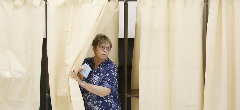 We Francji trwa druga tura wyborów parlamentarnych. Miażdżące zwycięstwo odniesie w nich partia Macrona