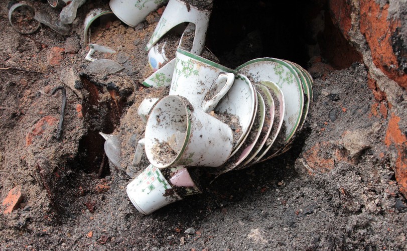 'SKARBY' WYKOPANE PRZY UL. WIEJSKIEJ, OBOK SEJMU