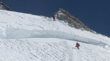 Wyprawa zimowa PZA na Broad Peak: zdobywcy spędzili noc na 7400 i 7900 m; nie ma kontaktu z Berbeką i Kowalskim
