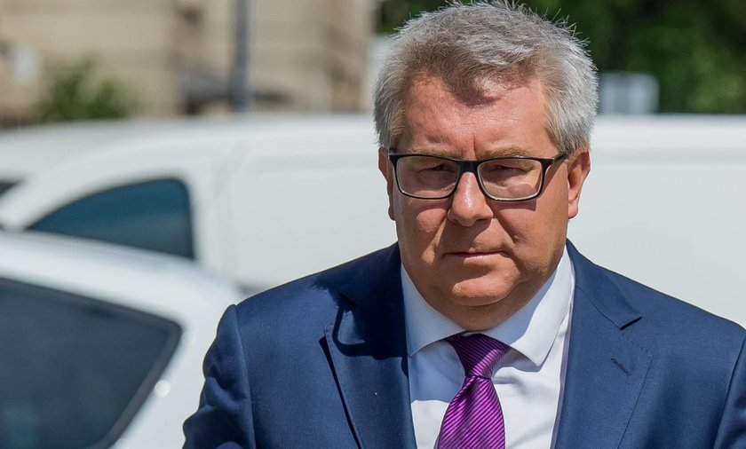 Ryszard Czarnecki Z Pis Ma Dziurawe Skarpetki