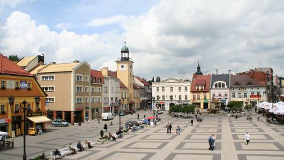 "Wszędobyl rybnicki" - to tytuł edukacyjnej gry planszowej, promującej Rybnik. Dzięki niej można "zwiedzić" miejscową bazylikę, czy "przepłynąć" kajakiem po rzece Rudzie. Scenariusz "Wszędobyla Rybnickiego" współtworzyli pracownicy Wydziału Promocji i Informacji Urzędu Miasta Rybnika.