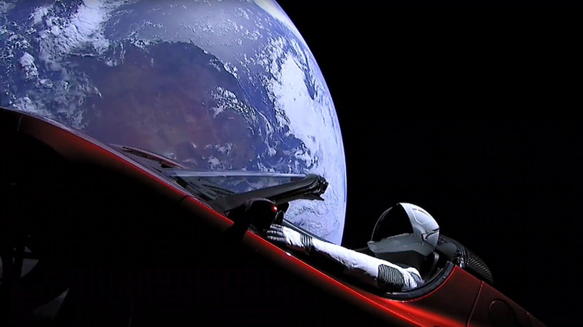 Ten człowiek pisze historię! Musk wysłał w kosmos... kabriolet!