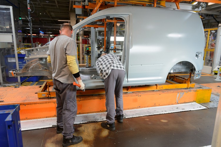 W nowej fabryce produkowane będą platformy MQB, które stosowane są obecnie w koncernie Volkswagen. Platformy MQB to zaawansowany typ płyty podłogowej. 

<br>
Spawalnia nadwozi fabryki Volkswagen Poznań Sp. z o.o. w Poznaniu - Antoninku<br><br> (jk/mr) PAP/Jakub Kaczmarczyk