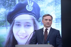 Dlaczego Ziobro ujawnił dane kobiety pokrzywdzonej przez Marikę M.? RPO kontra prokuratura