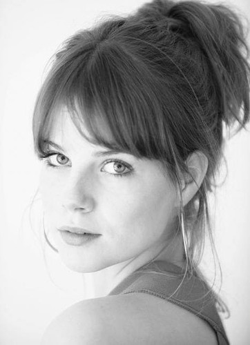 5 dziewczyn marzy o życiu wśród piratów: Lucy Boynton