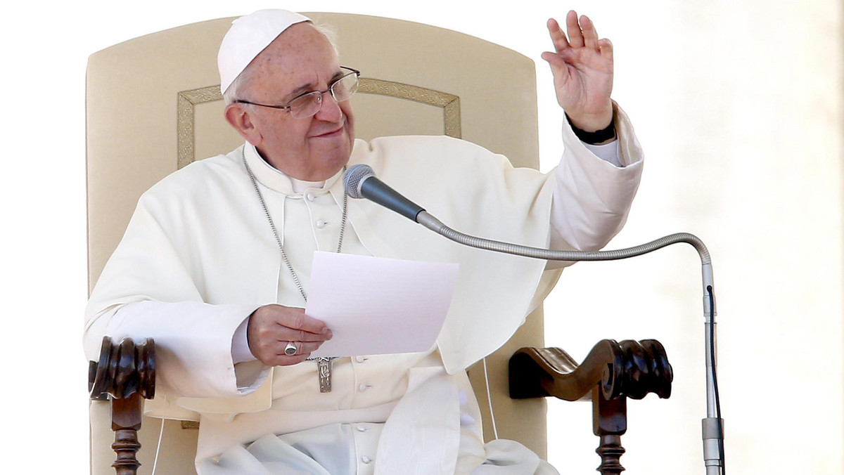84 procent młodych Włochów przyznaje, że przekonuje ich język nowego papieża - wskazują wyniki sondażu. Młodzież uważa, że Franciszek używa słów odpowiednich w obecnym świecie i trafiających do serc ludzi.