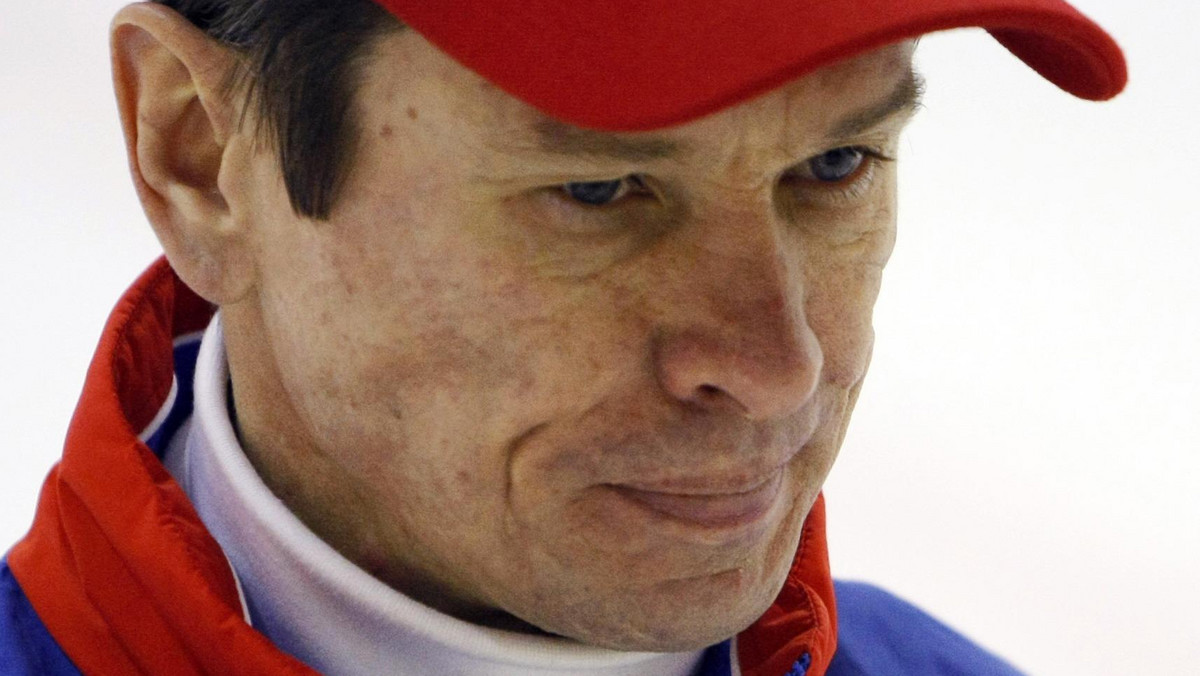 W ukraińskich mediach pojawiła się sensacyjna wiadomość, że selekcjoner polskiej reprezentacji w hokeju na lodzie Wiaczesław Bykow ma poprowadzić ukraiński Donbas Donieck. W piątek Polski Związek Hokeja zdementował plotkę.