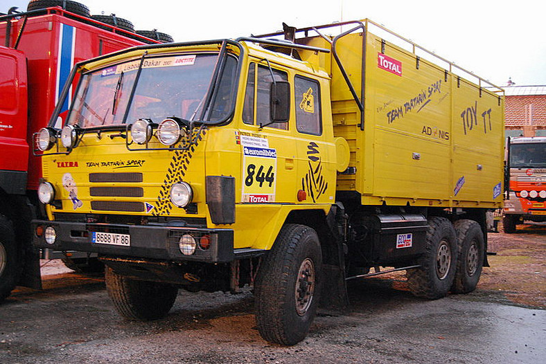 Rajd Dakar 2008: trwa badanie techniczne w Lizbonie