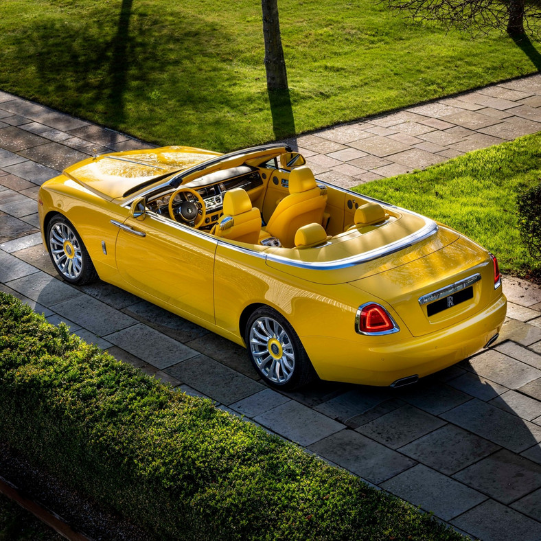 Rolls-Royce Dawn Fux Bright Yellow