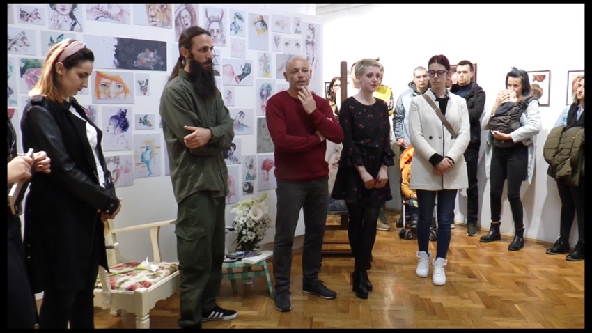 Anine kolege se trude da nastave njenu ideju