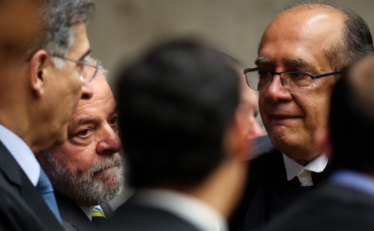 Były prezydent Lula da Silva (drugi z lewej)