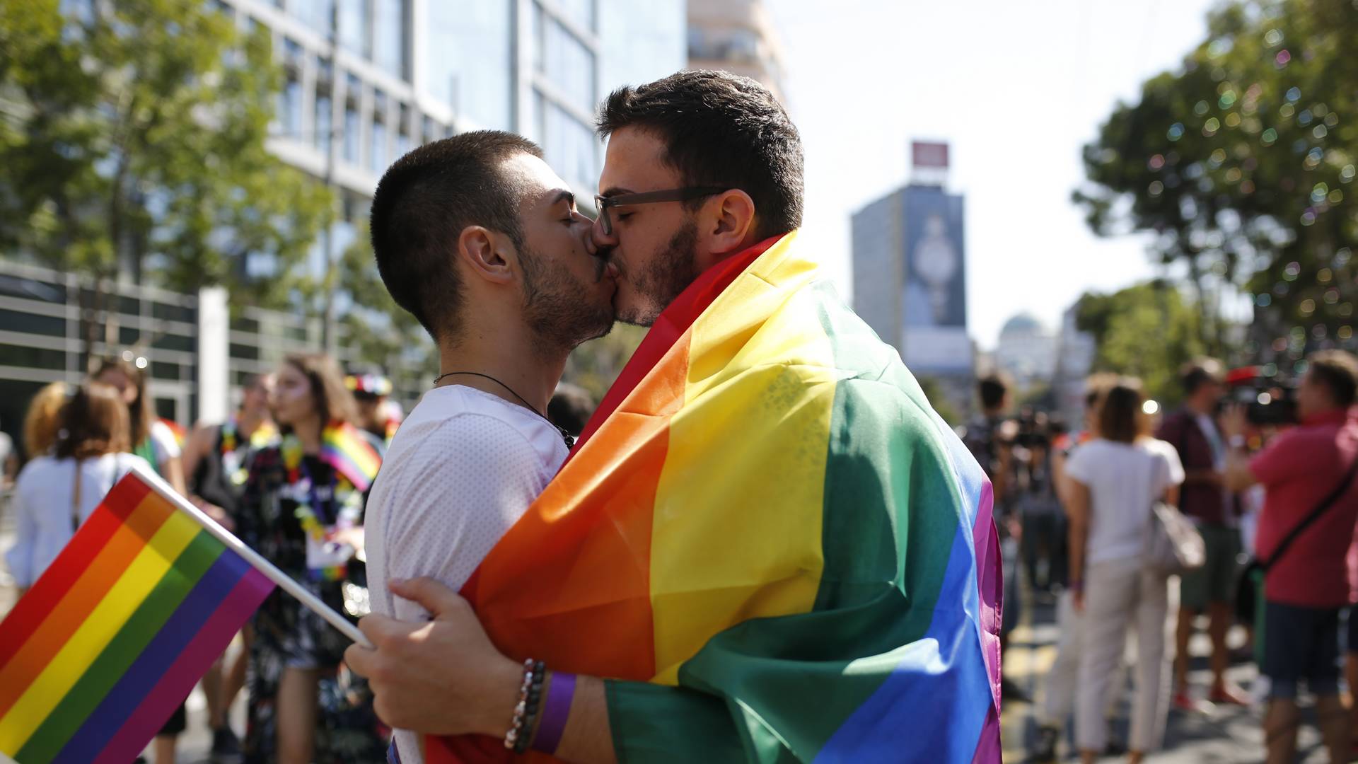 Instagram stranica pokušava da pripadnike LGBT zajednice u Srbije preobrati u strejt