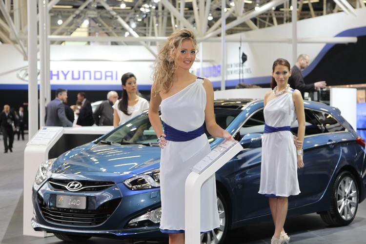 Salon samochodowy w Bolonii